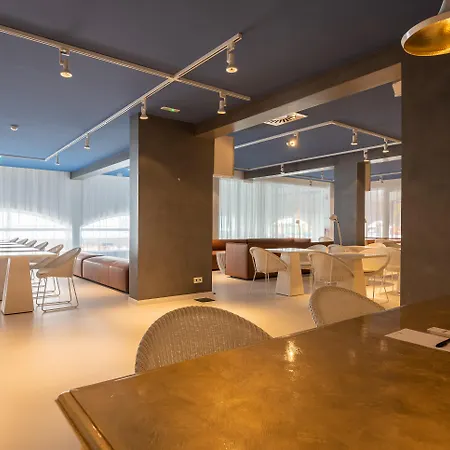 California Urban Hotel 3*