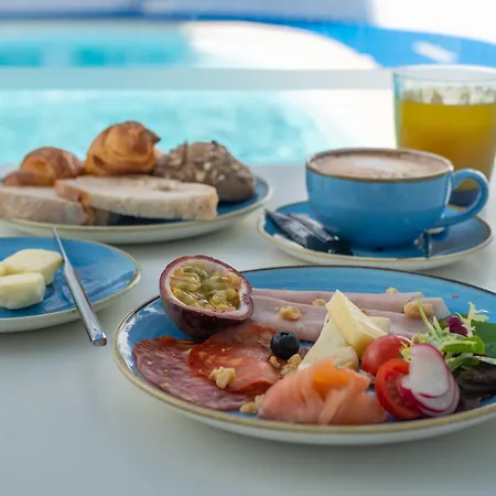 California Urban Hotel 3*